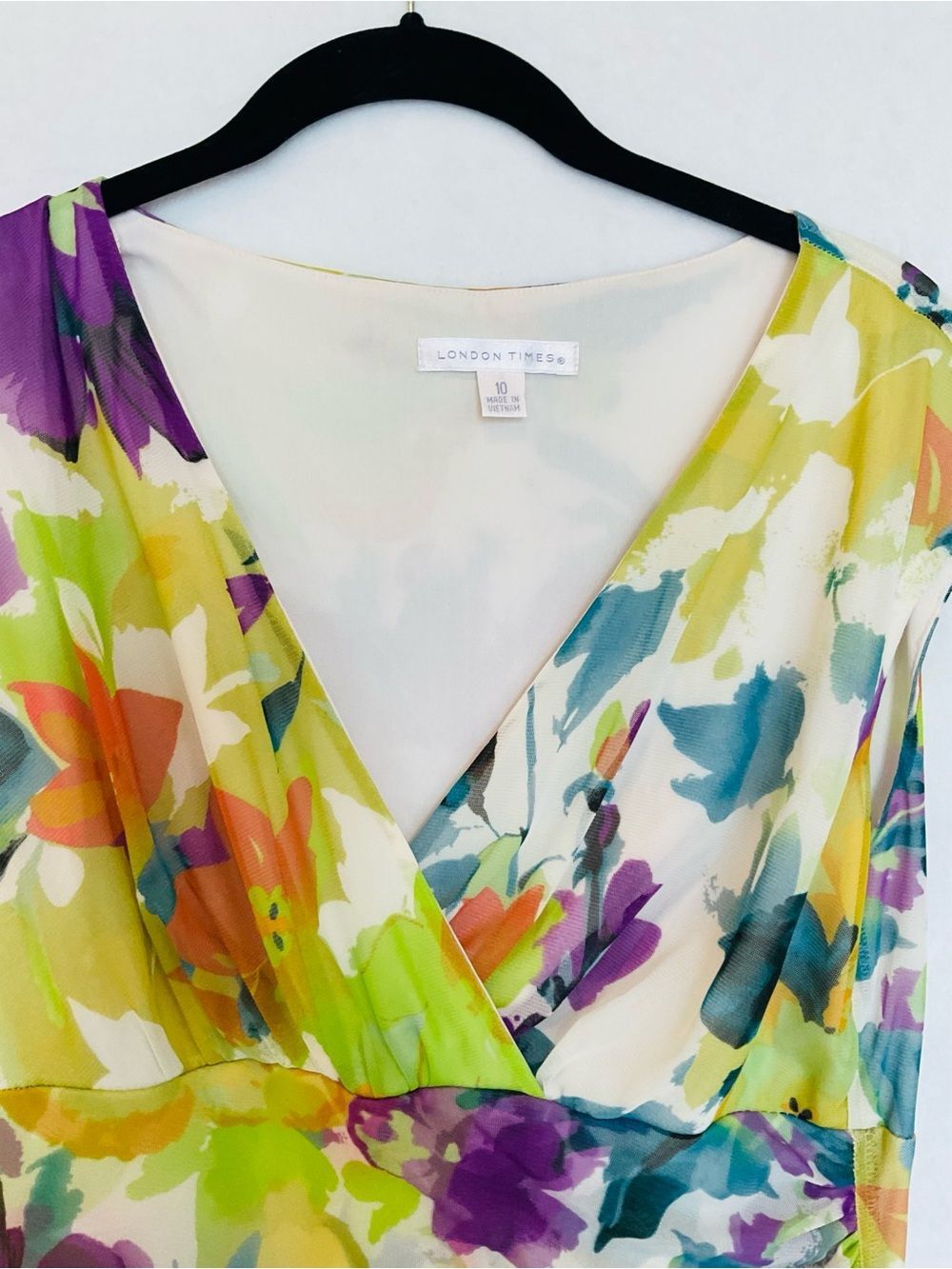 London Times Floral Watercolor Sheath Dress Sz 10 Ruched V-Neck Cap Sleeve Multi - Picture 6 of 12